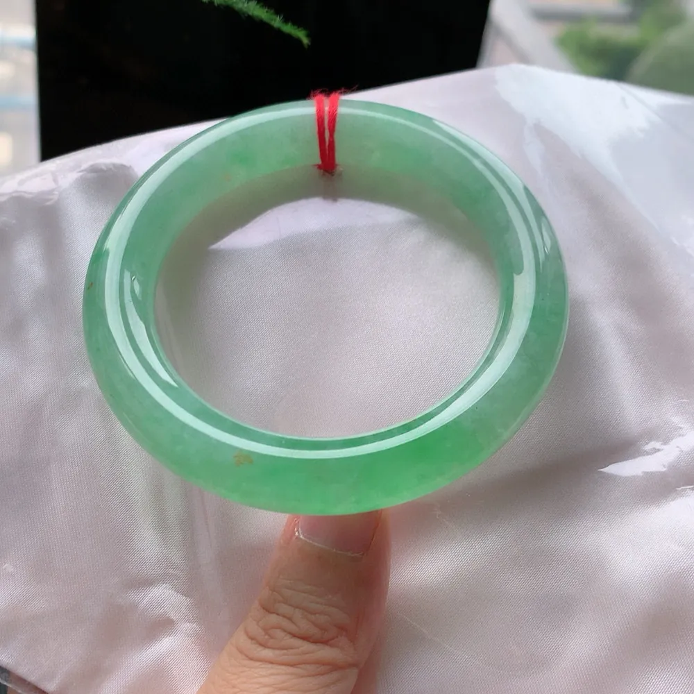 圆条高冰阳绿 无瑕 尺寸:56.7/11.3 种色俱佳