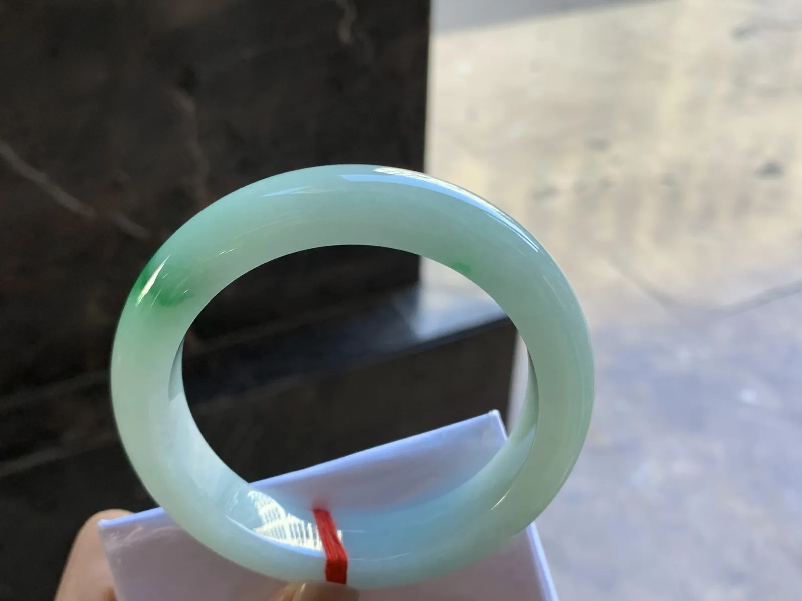 56.5-12.5-9.6

带色手镯^_^色阳