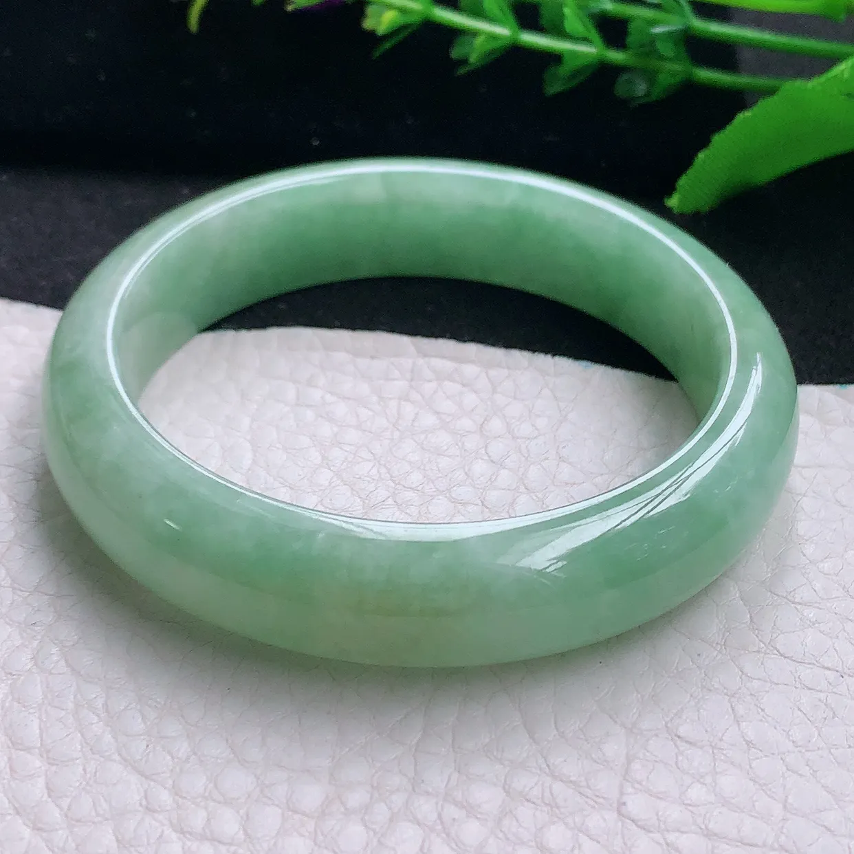 n自然光56*13.5*7.7平安镯 天然缅甸翡翠a 货黄加绿宽边玉镯子 玉手环