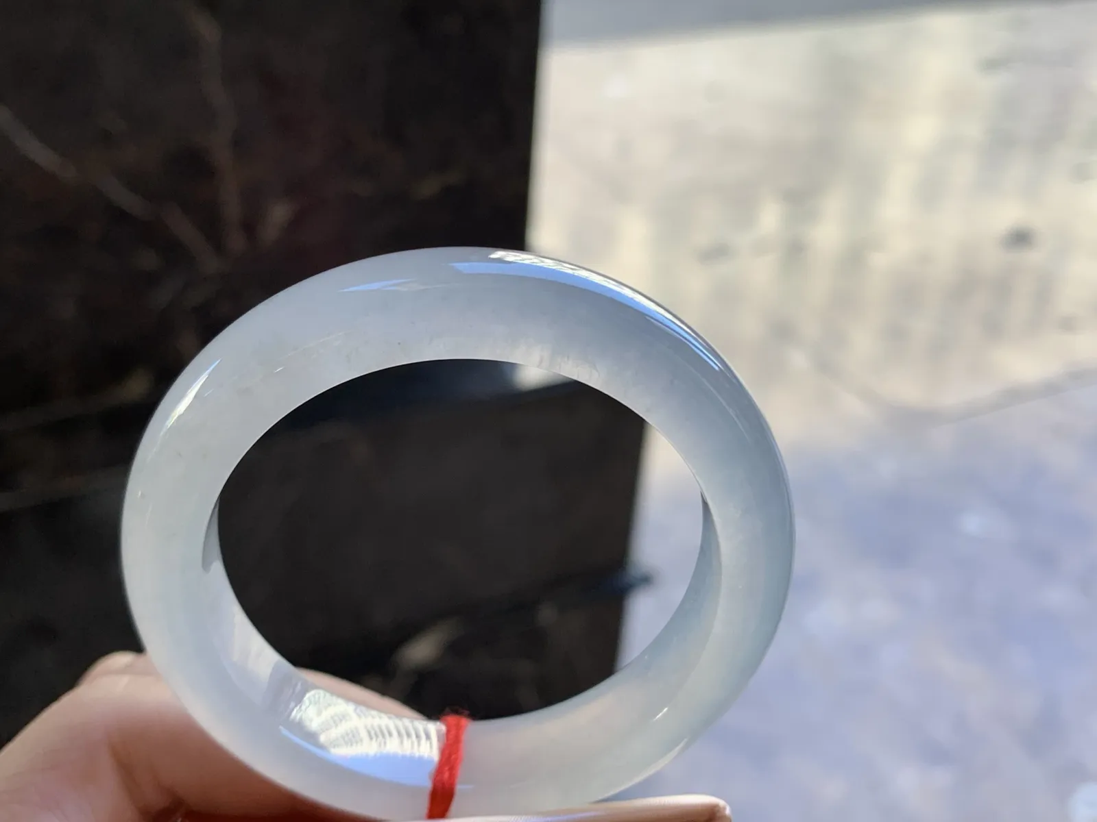 52.5-12.3-8.7

冰种手镯^_^荧光十足 透亮完