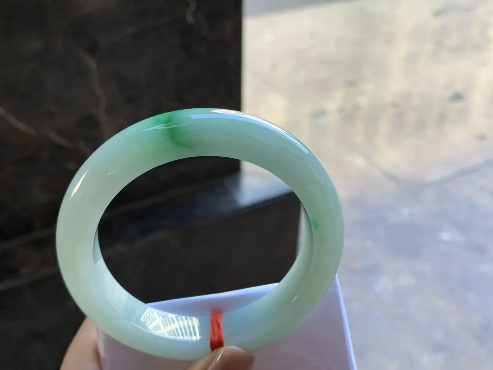 56.5-12.5-9.6

带色手镯^_^色阳