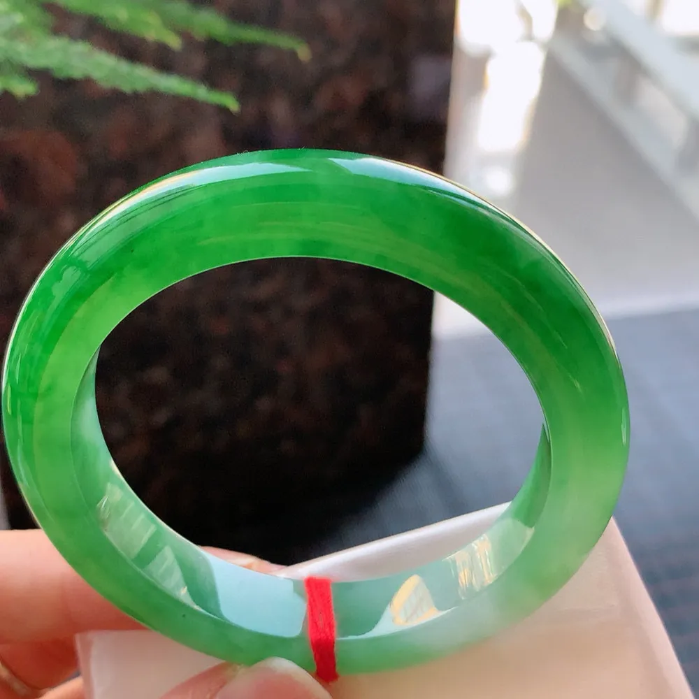 正圈冰阳绿 无瑕 尺寸:54.1/11.7/9尽头 色阳