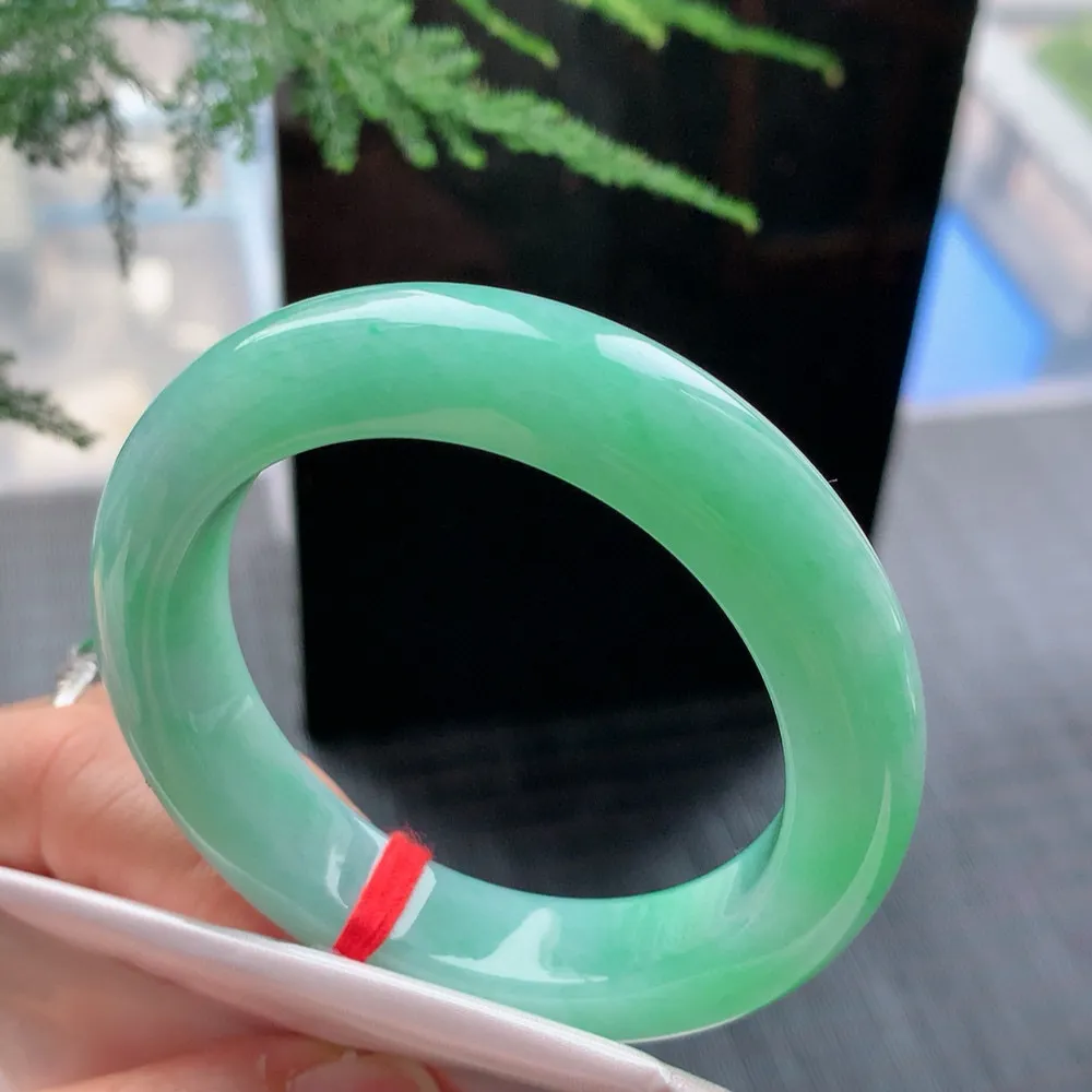 正圈满绿 无瑕 尺寸:54.1/13.1/10 满色