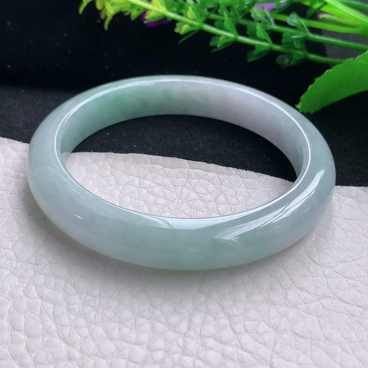 n自然光58*11*8.5平安镯 天然缅甸翡翠a 货清新宽边玉镯子 玉手环