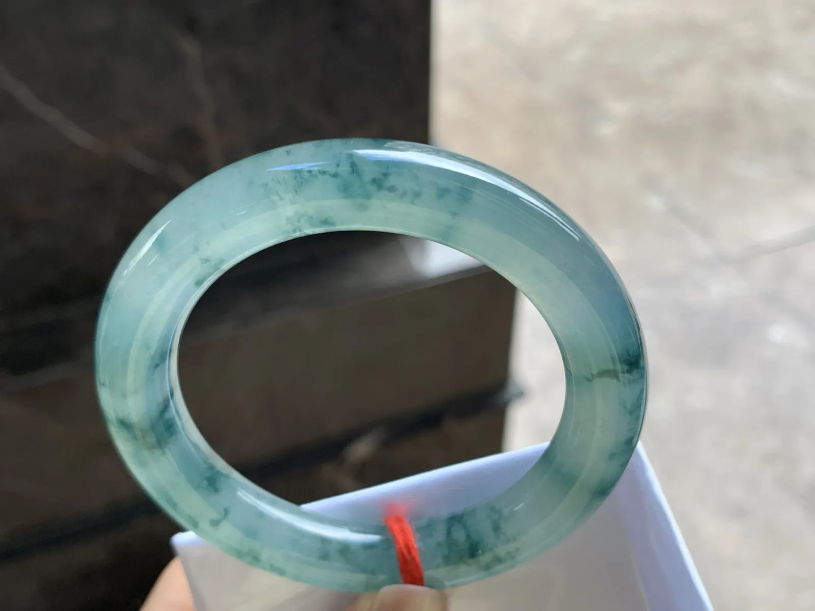 53.5-11

冰蓝花圆条手镯^_^冰透 荧光十足