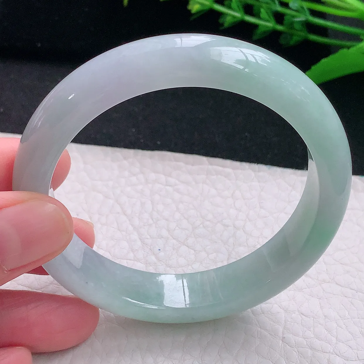 js自然光57*13.3*8.3平安镯 天然缅甸翡翠a 货清秀宽边玉镯子