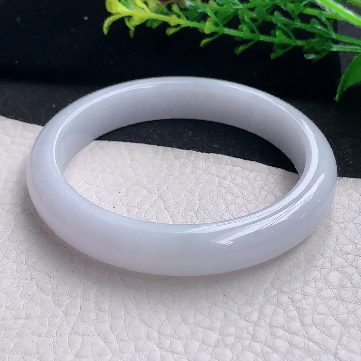 z大圈口60*11.8*8.2平安镯 天然缅甸翡翠a 货白月光宽边玉镯子 玉手环