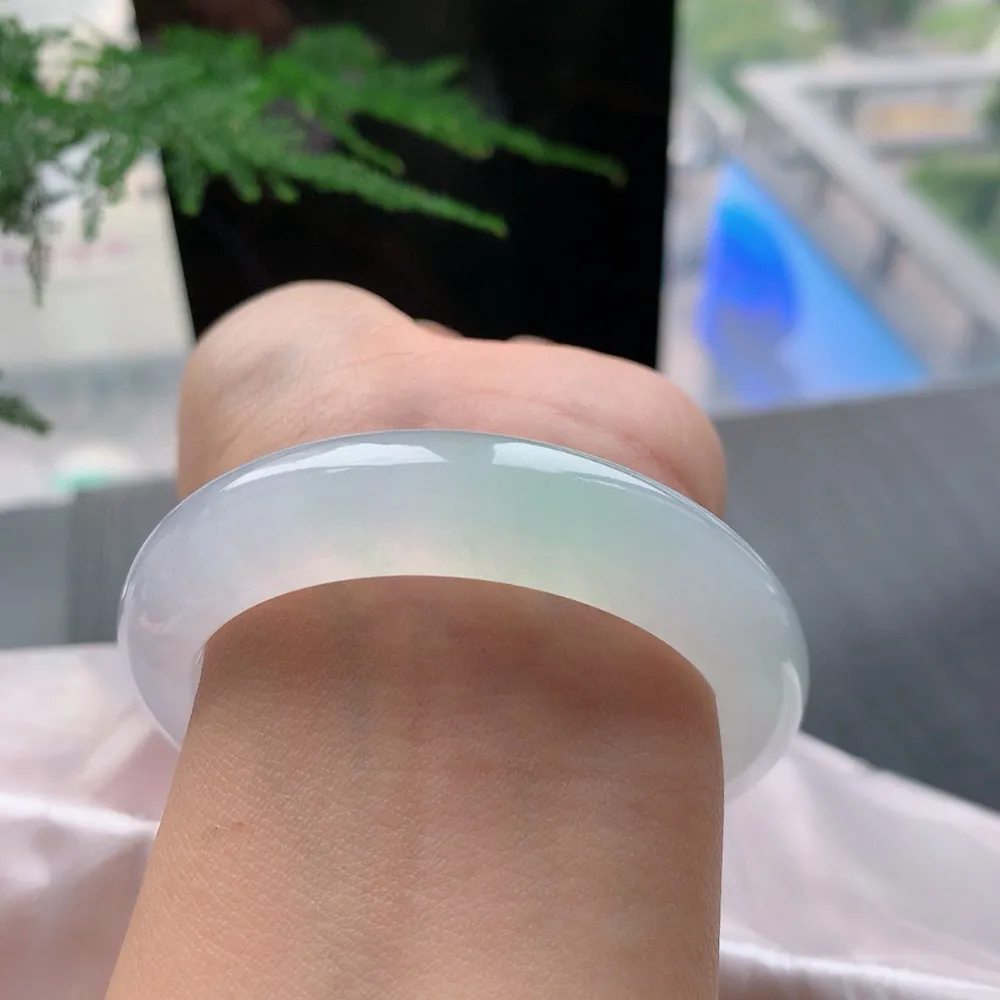 正圈高冰春彩 无瑕 尺寸:53.8/12.6/8.7 种色俱佳🥰🥰