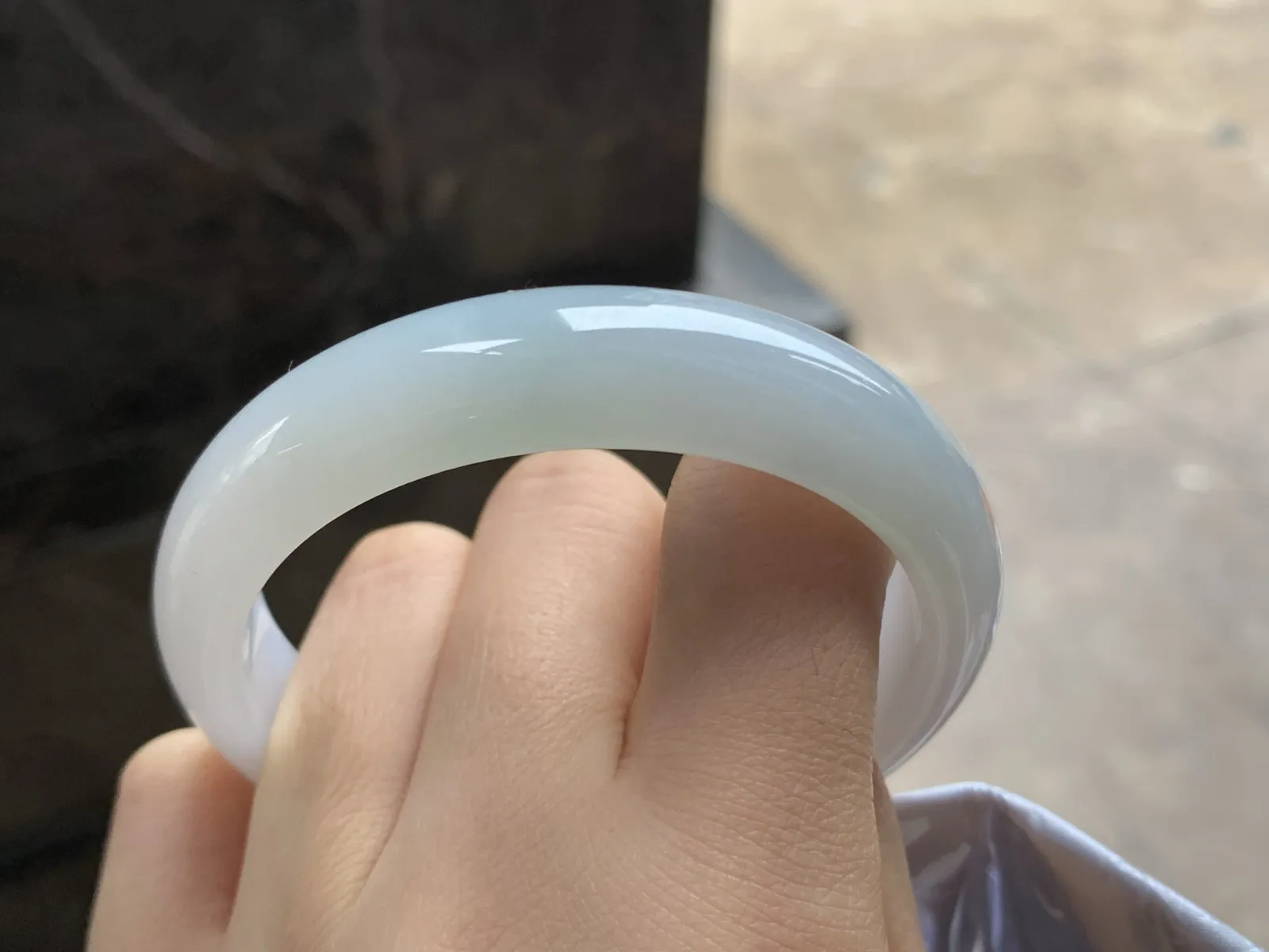 55-13-7.5

晴底手镯^_^清新细腻