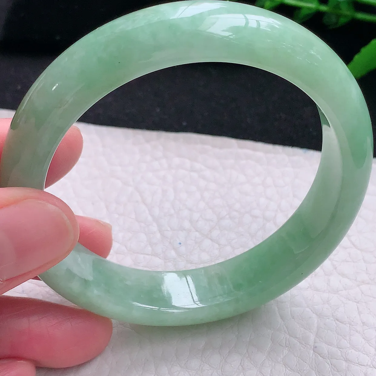 n自然光56*13.5*7.7平安镯 天然缅甸翡翠a 货黄加绿宽边玉镯子 玉手环