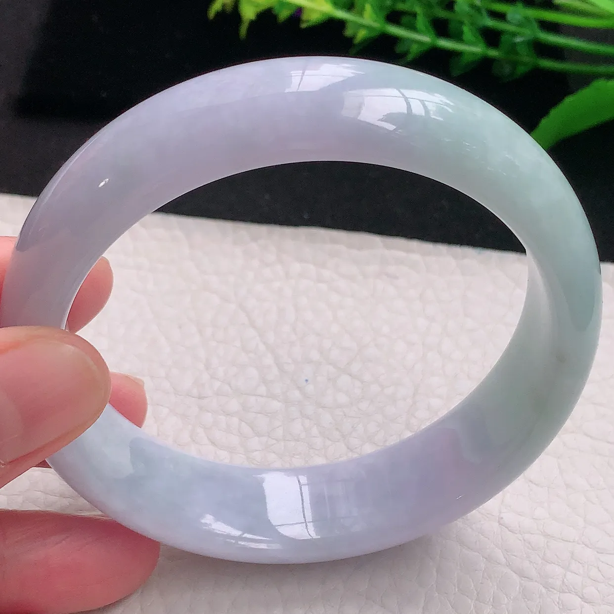 js自然光59*14.8*8平安镯 天然缅甸翡翠a 货春带彩水润宽边玉镯子