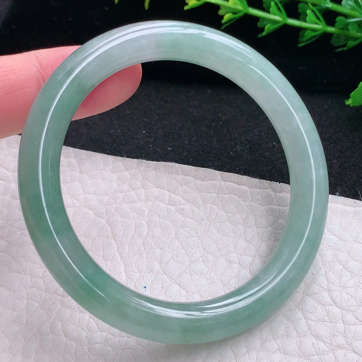 n小圈口53*8.5*8.3叮当镯 天然缅甸翡翠a 货冰润圆条玉镯子 玉手环