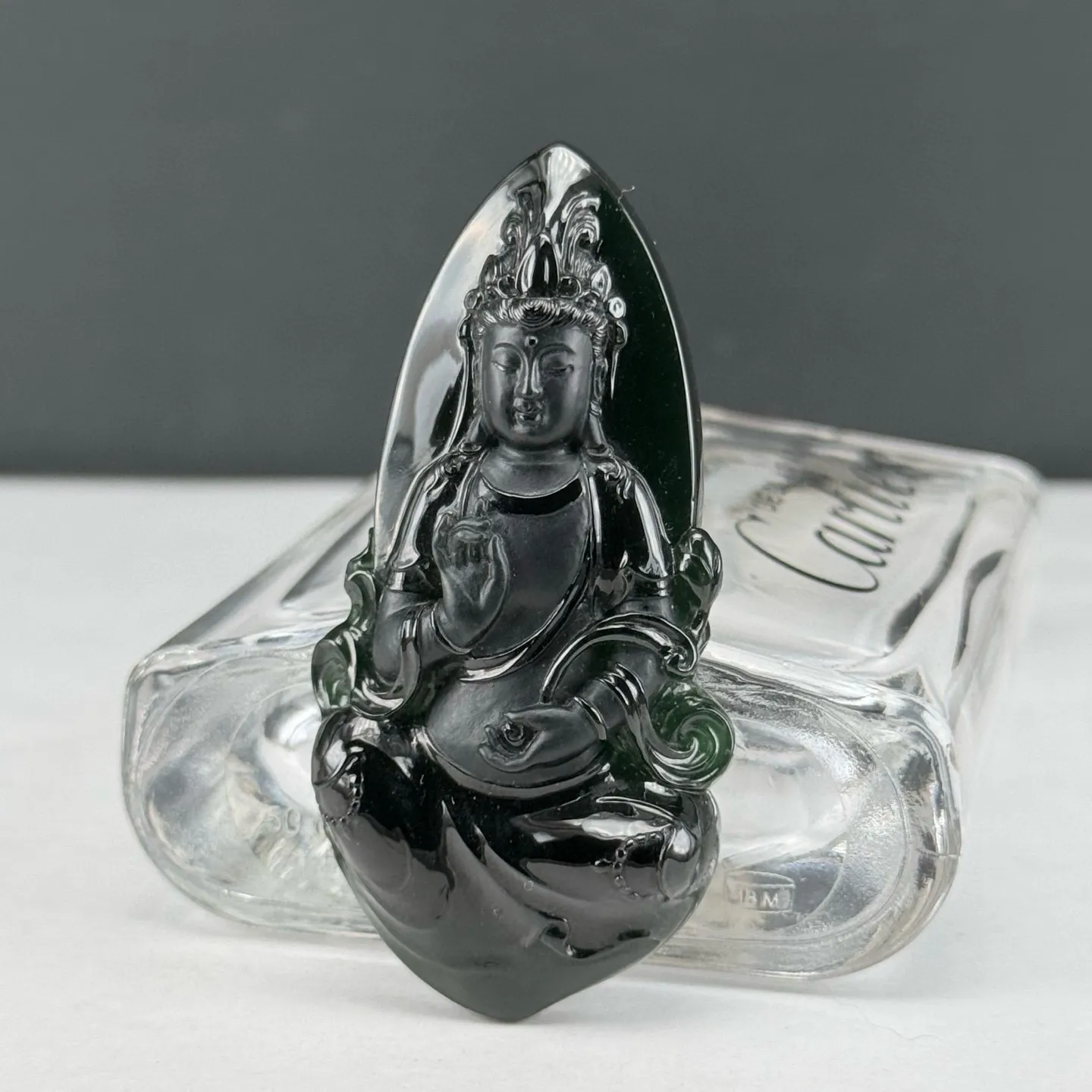 精品墨翠观音 种好色正 黑度极好 打灯通透 油性十足 尺寸60