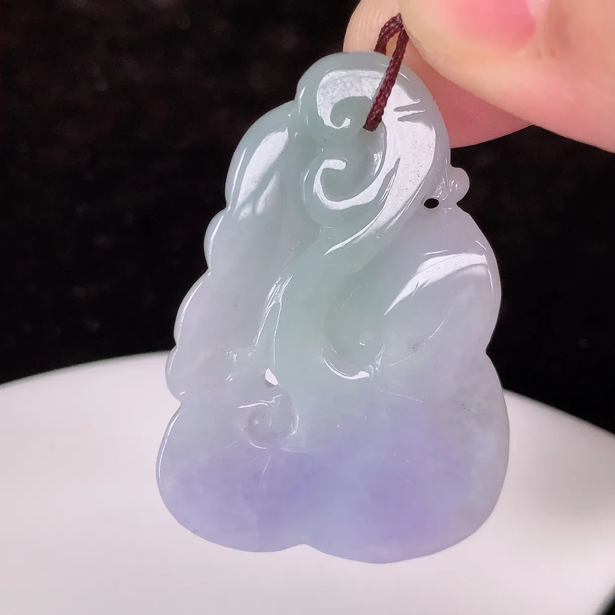 自然光实拍，冰润紫罗兰翡翠万事如意吊坠，种老水足，雕工精湛 ，寓意美好，佩戴时尚出众！#1.2