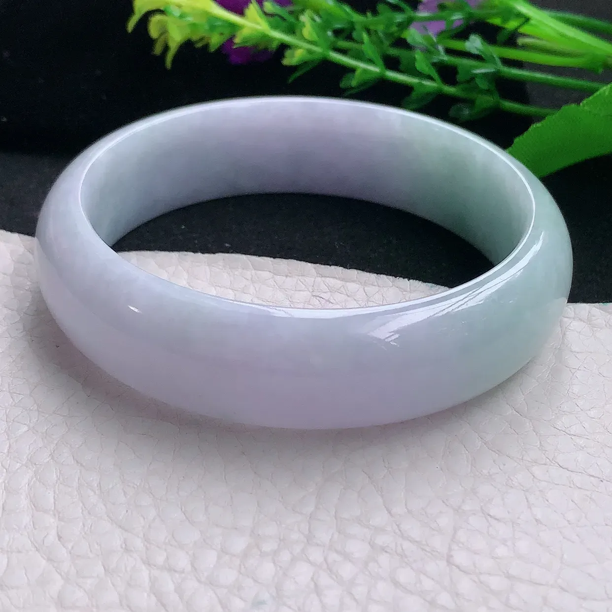 js自然光59*14.8*8平安镯 天然缅甸翡翠a 货春带彩水润宽边玉镯子