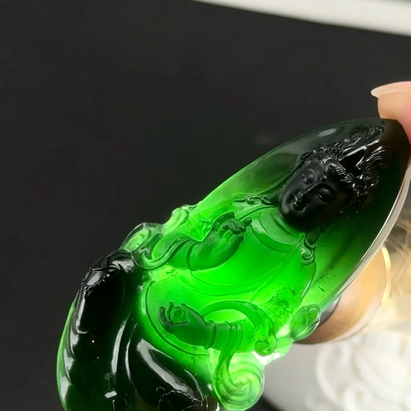 精品墨翠观音 种好色正 黑度极好 打灯通透 油性十足 尺寸60