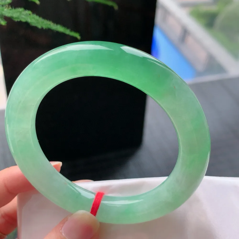 圆条高冰阳绿 无瑕 尺寸:56.7/11.3 种色俱佳