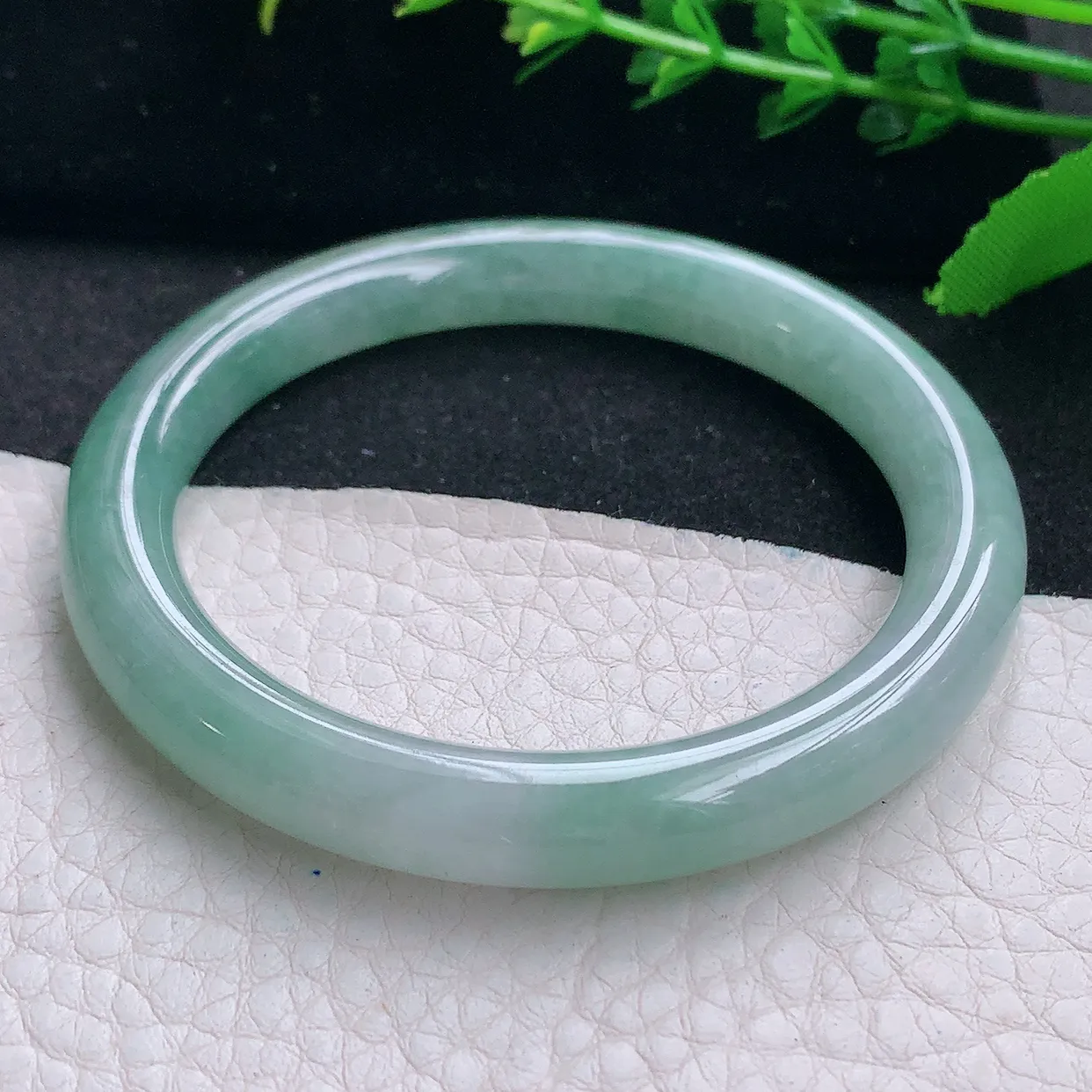 n小圈口53*8.5*8.3叮当镯 天然缅甸翡翠a 货冰润圆条玉镯子 玉手环