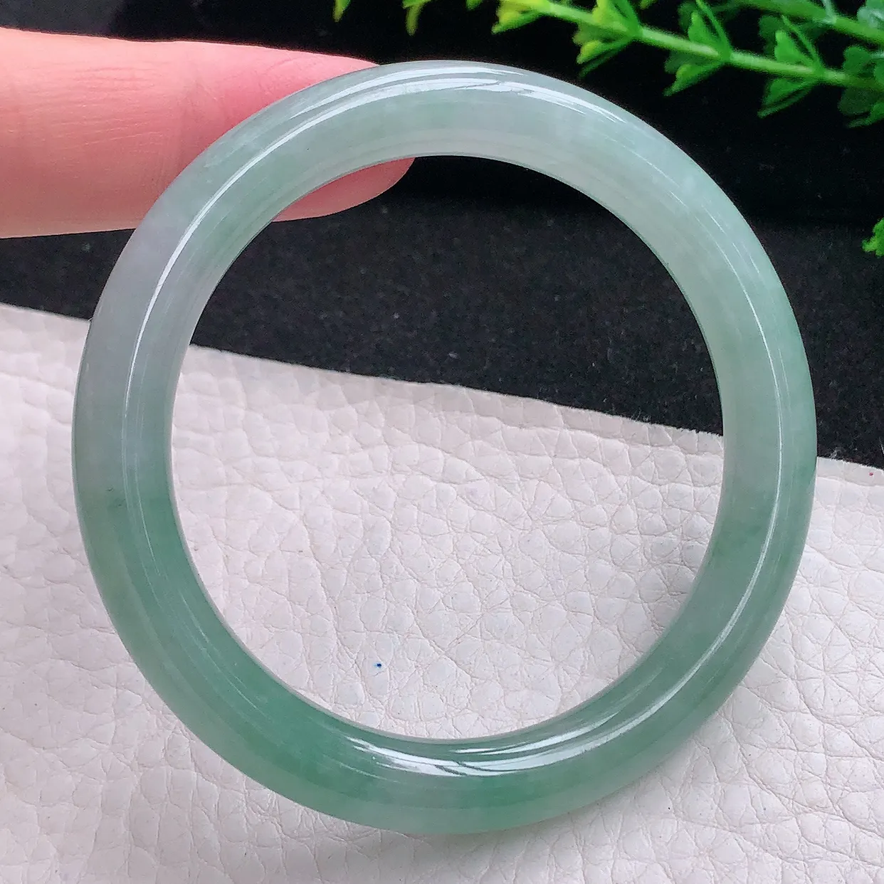 n小圈口53*8.5*8.3叮当镯 天然缅甸翡翠a 货冰润圆条玉镯子 玉手环