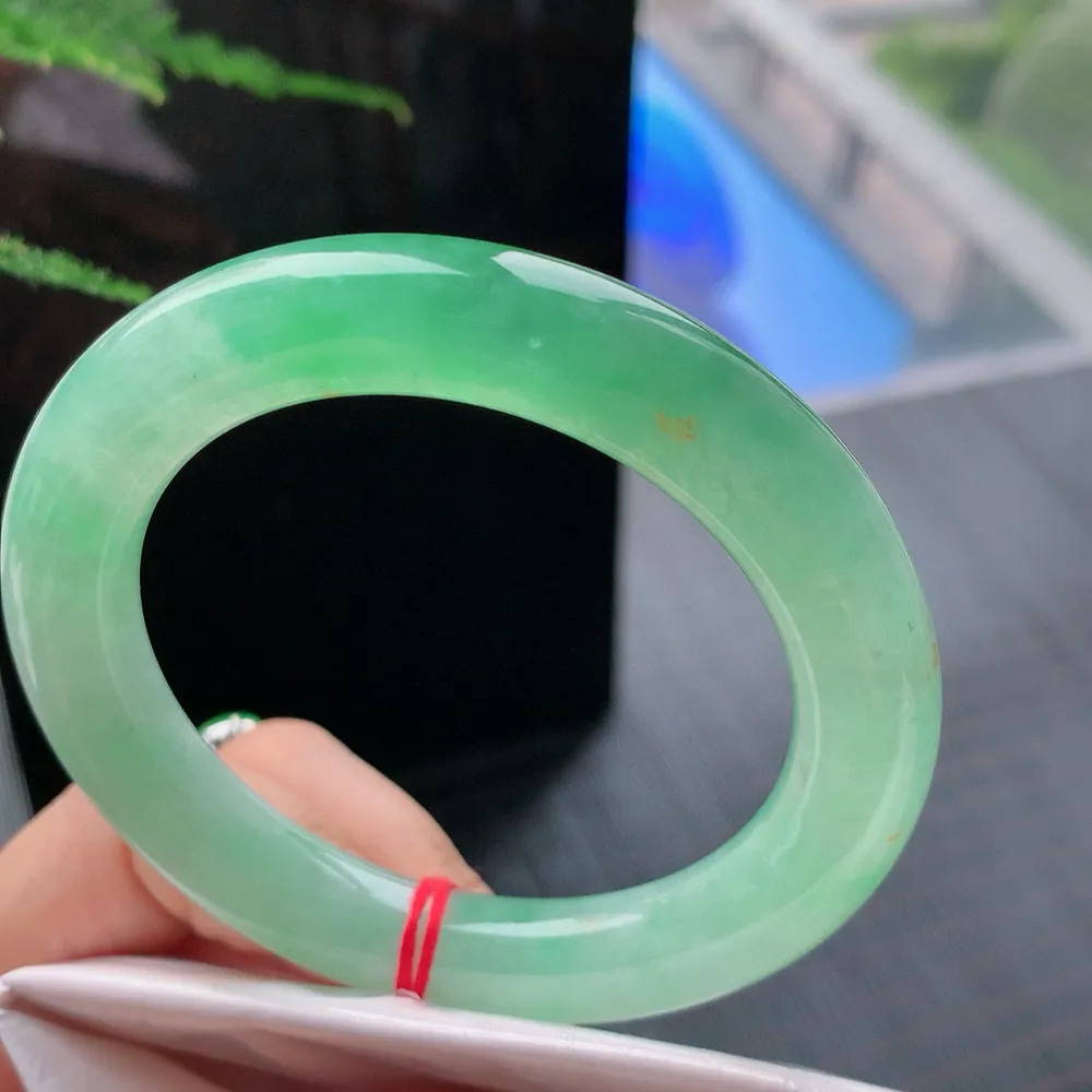 圆条高冰阳绿 无瑕 尺寸:56.7/11.3 种色俱佳