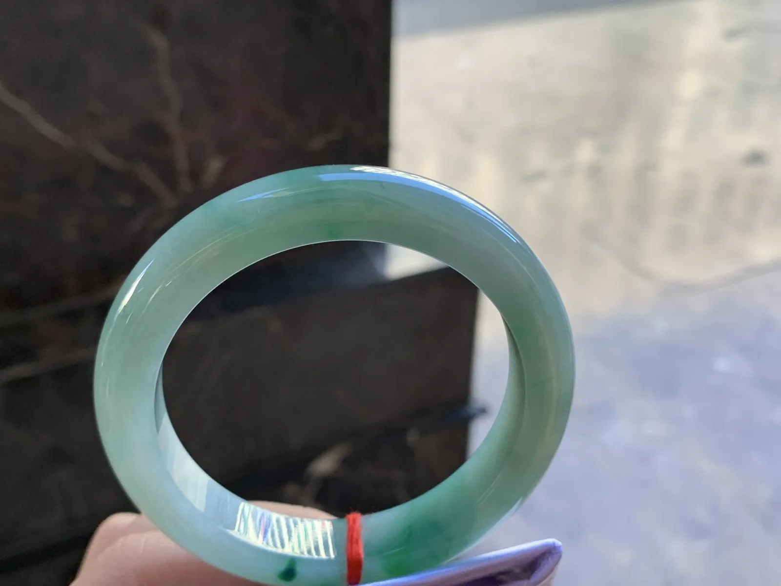 56-11.4-9.1

带色手镯^_^玉质温润