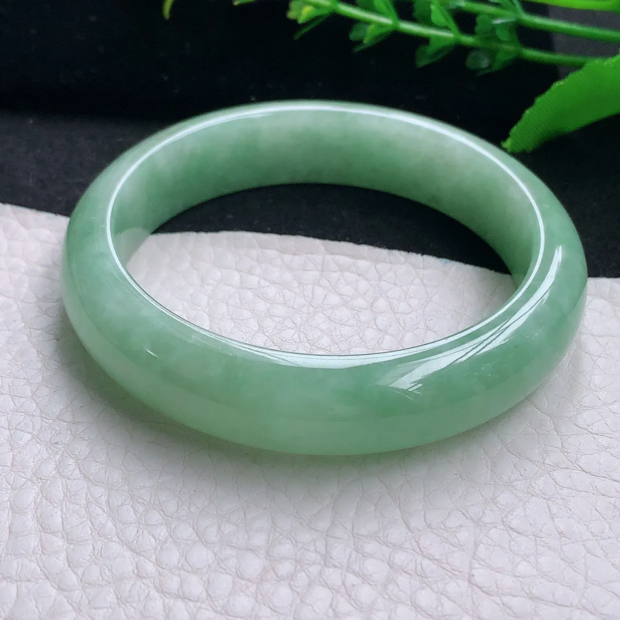 n自然光56*13.5*7.7平安镯 天然缅甸翡翠a 货黄加绿宽边玉镯子 玉手环