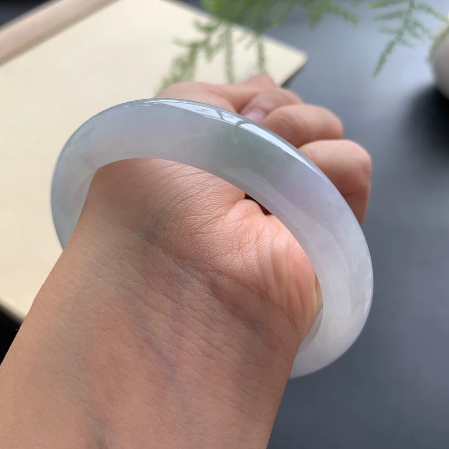 56.8圈口冰种正圈手镯 尺寸：56.8-12-8.6，无纹裂，水润起胶，细腻光滑