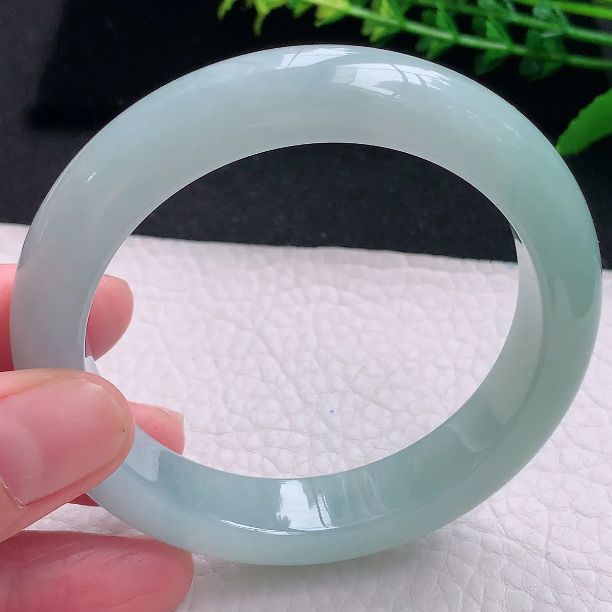 r自然光57*12.5*9平安镯 天然缅甸翡翠a 货冰胶蓝韵宽边玉镯子