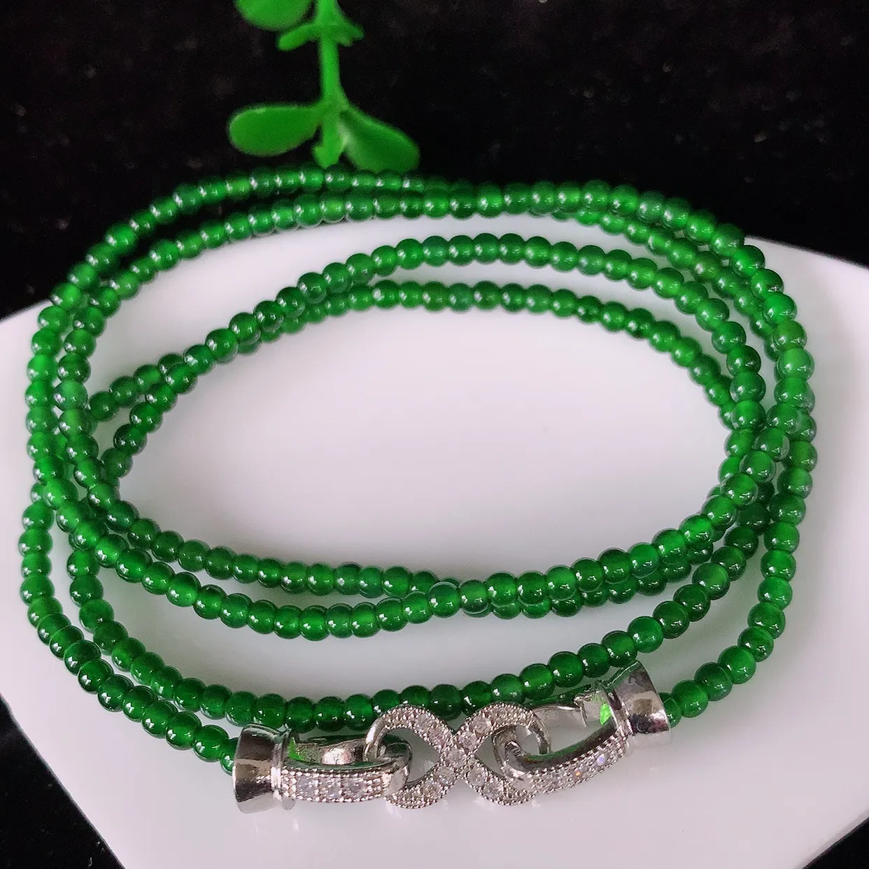 自然光实拍，冰种满绿圆珠项链  翡翠项链 （装饰扣）玉质细腻  冰清玉润  颜色漂亮  #81.2取