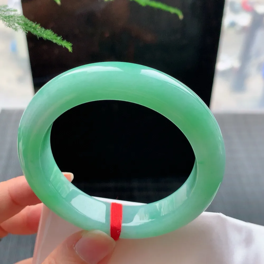 正圈满绿 无瑕 尺寸:54.1/13.1/10 满色