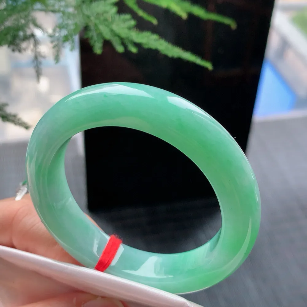 正圈满绿 无瑕 尺寸:54.1/13.1/10 满色