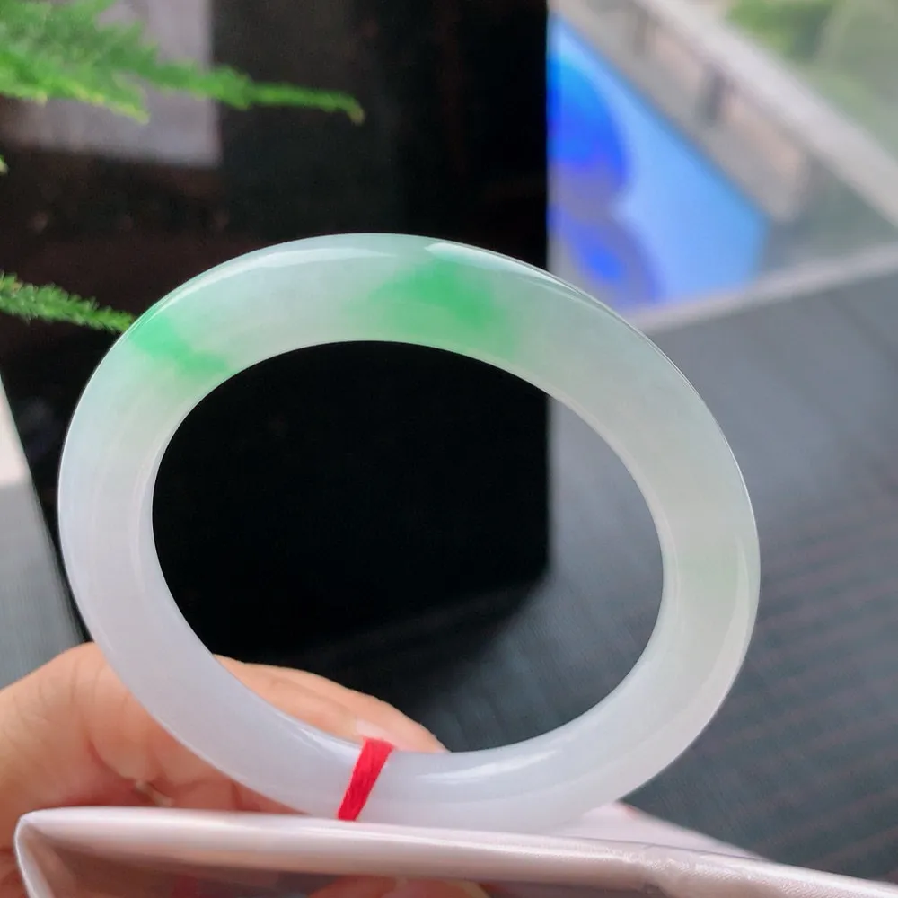 圆条冰阳绿 无瑕 尺寸:53.1/8.5/9.1 色好🥰🥰