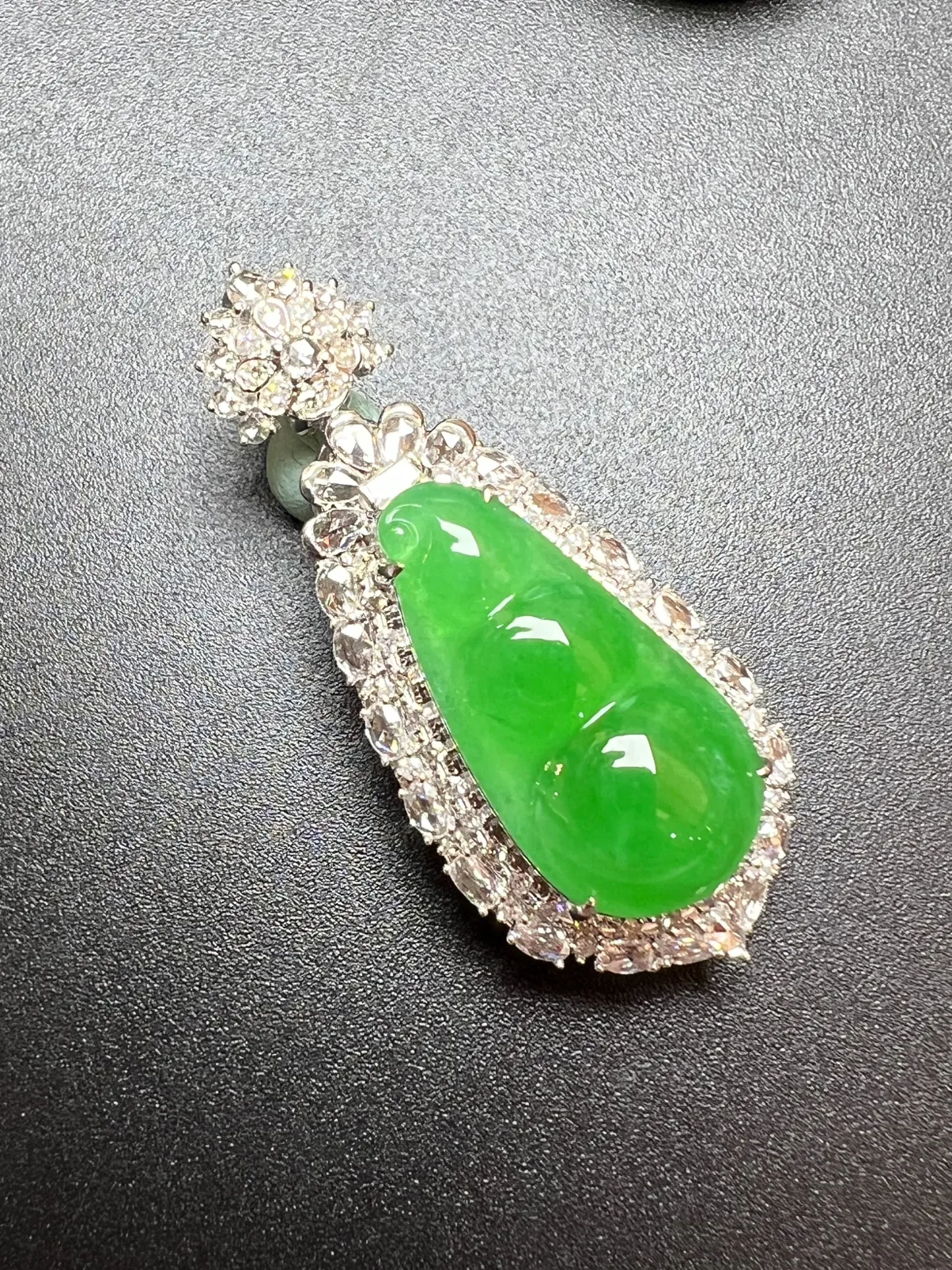 满绿四季豆质量杠杠滴，裸石尺寸39*16.7*12.5 裸石尺寸21.7*10.9*4.8