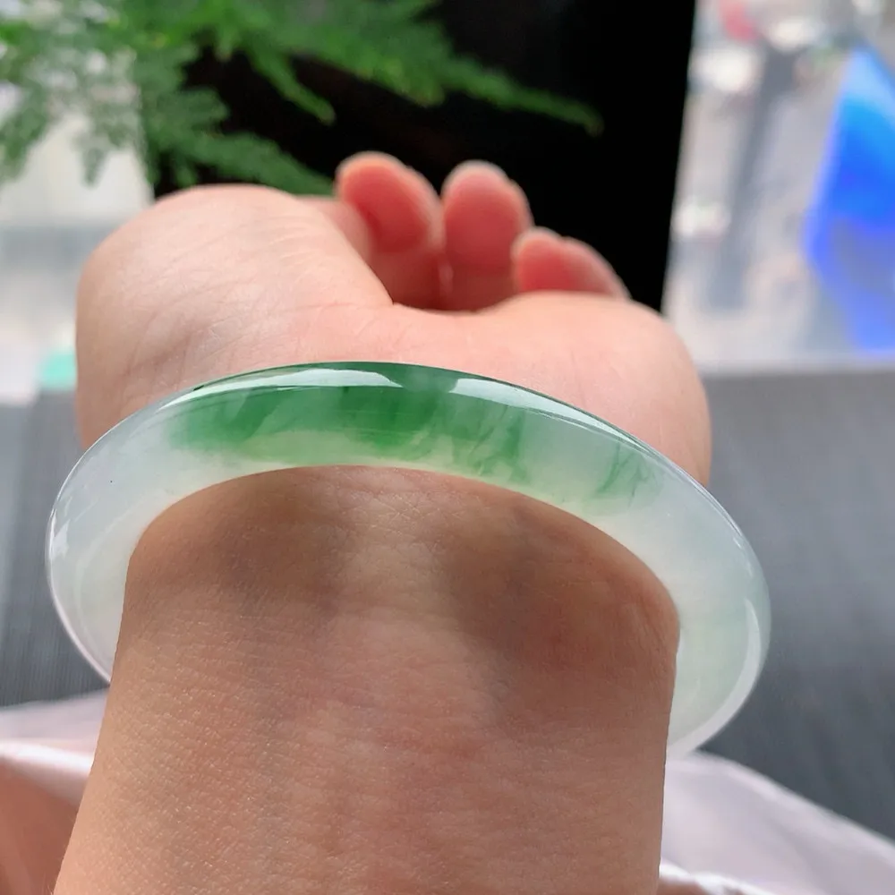 圆条高冰绿花 无瑕 尺寸:54.2/8.1/8.4 花美 种水好