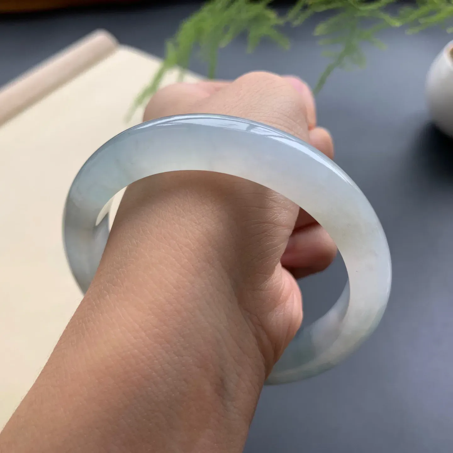 58圈口冰种正圈手镯 尺寸：58-12.2-8.6，无纹裂，水润透亮，胶感十足