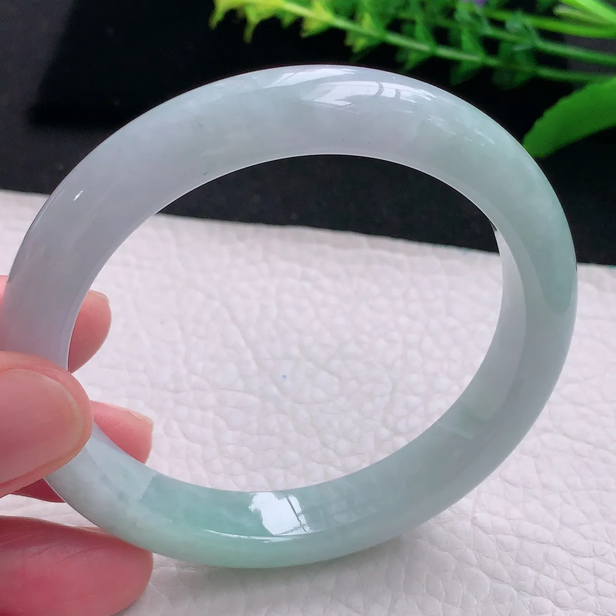 n自然光58*11*8.5平安镯 天然缅甸翡翠a 货清新宽边玉镯子 玉手环