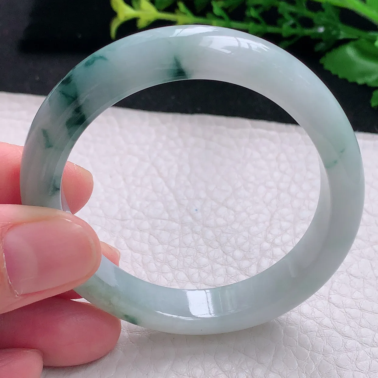 pj自然光54.5*48.6*10*7.5贵妃镯 天然缅甸翡翠a 货冰飘花蛋形宽边玉镯子 玉手环