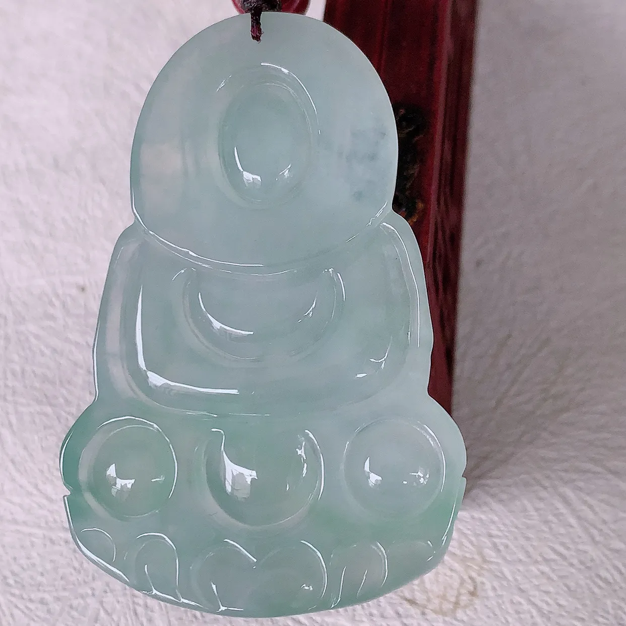 自然光实拍，冰胶观音吊坠，赐福翡翠观音，冰透，观音庇佑守护 ，送礼或自留佳选！#46.2