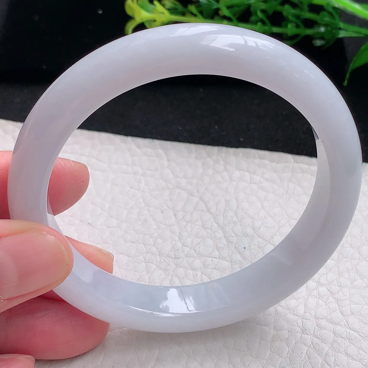 z大圈口60*11.8*8.2平安镯 天然缅甸翡翠a 货白月光宽边玉镯子 玉手环