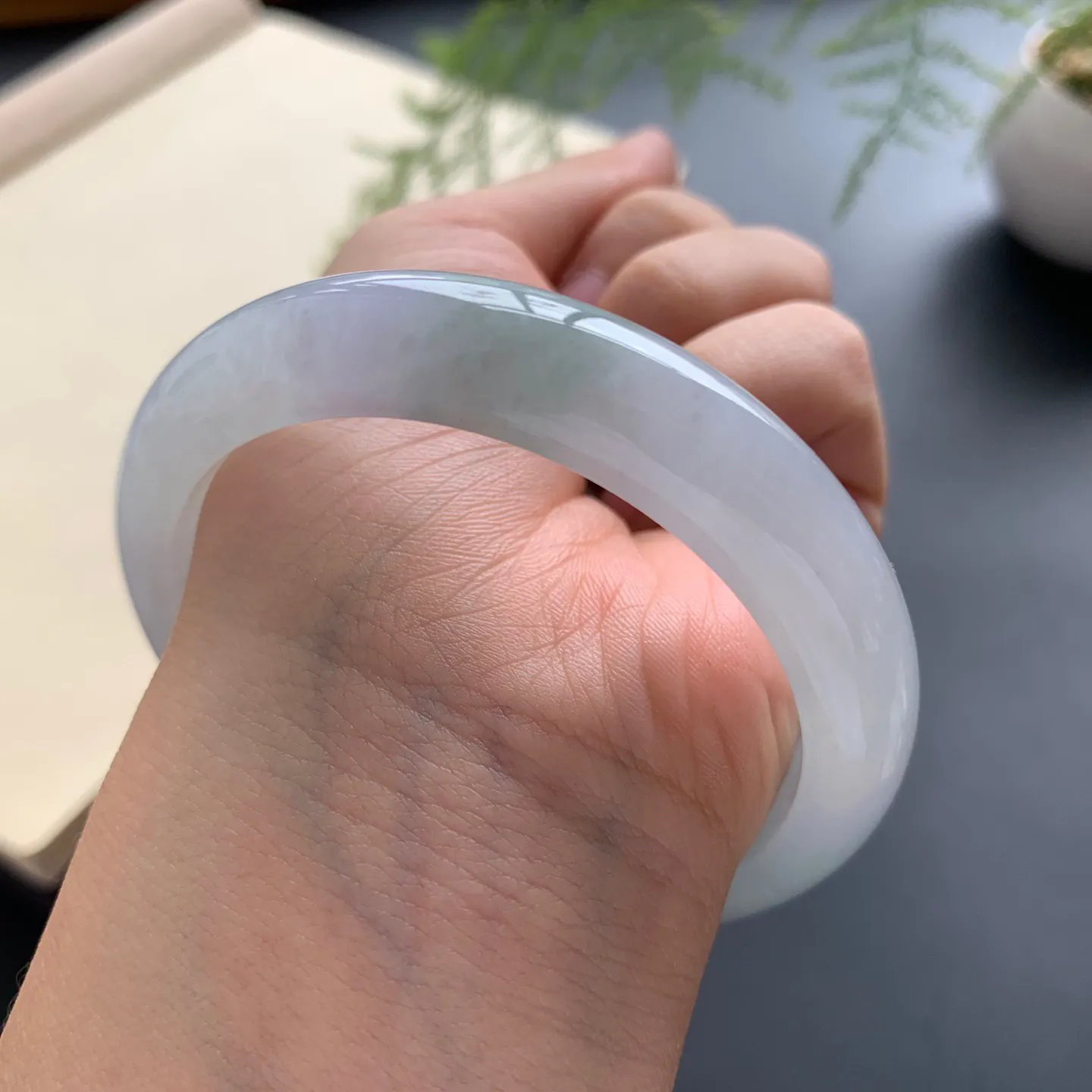 56.8圈口冰种正圈手镯 尺寸：56.8-12-8.6，无纹裂，水润起胶，细腻光滑