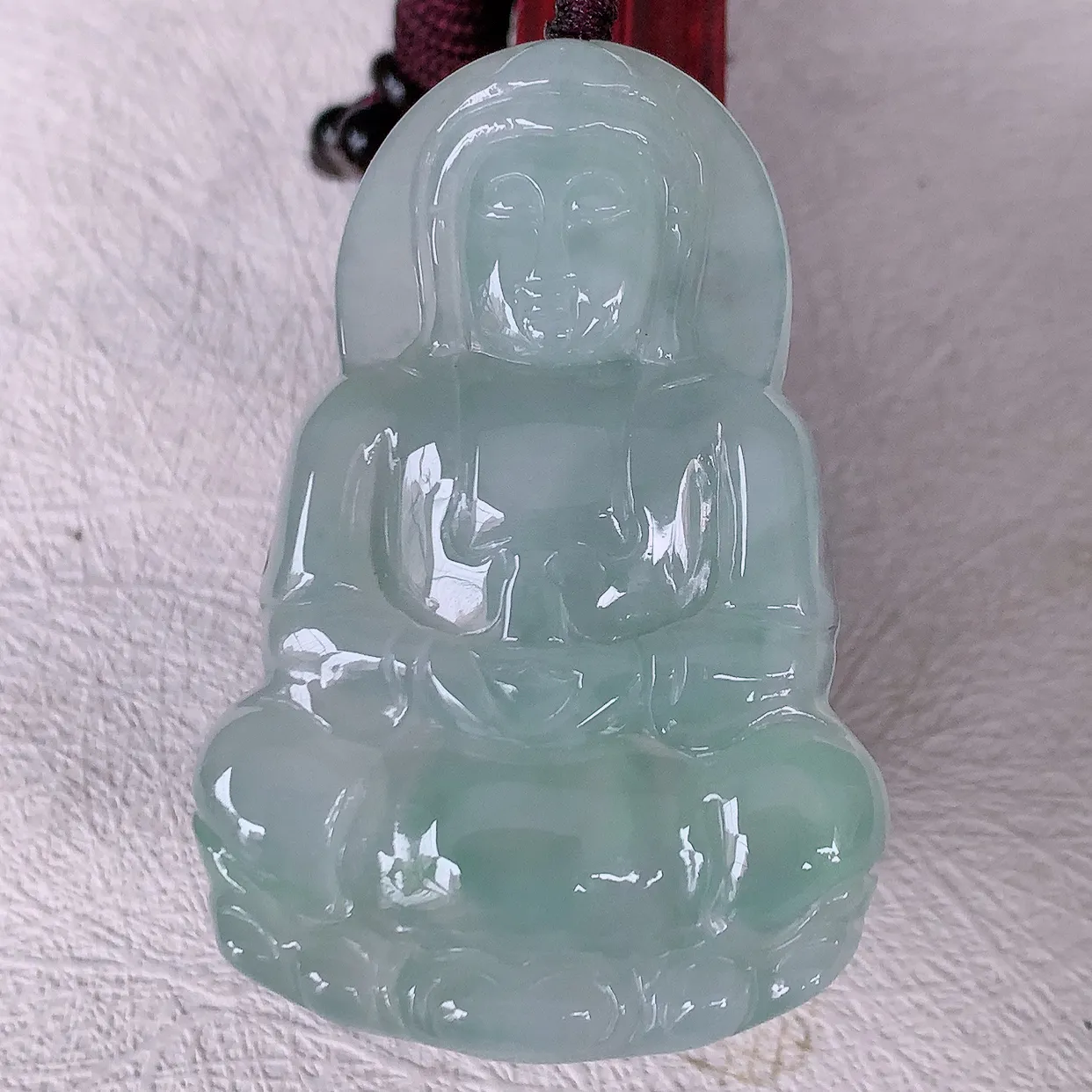 自然光实拍，冰胶观音吊坠，赐福翡翠观音，冰透，观音庇佑守护 ，送礼或自留佳选！#46.2