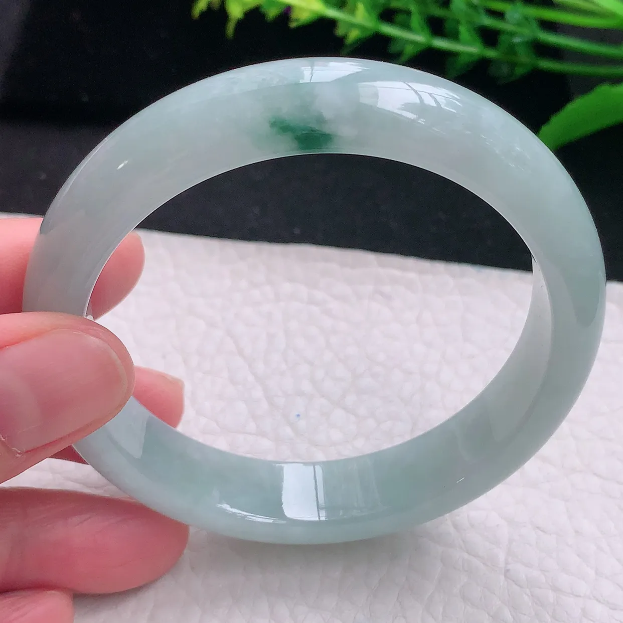 hy自然光58*13*7.7平安镯 天然缅甸翡翠a 货飘花清爽宽边玉镯子