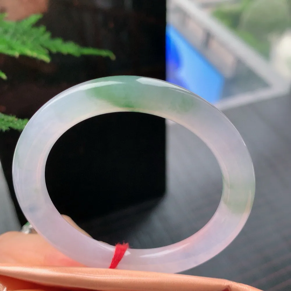 圆条高冰飘花 无瑕 尺寸:50.6/8.4/8.7 花美 种水好