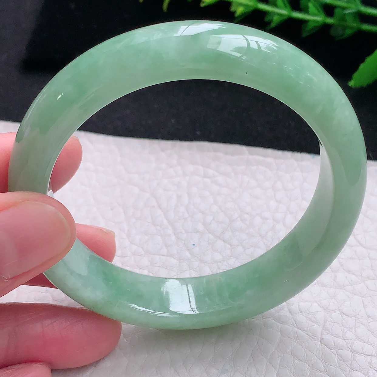 n自然光56*13.5*7.7平安镯 天然缅甸翡翠a 货黄加绿宽边玉镯子 玉手环