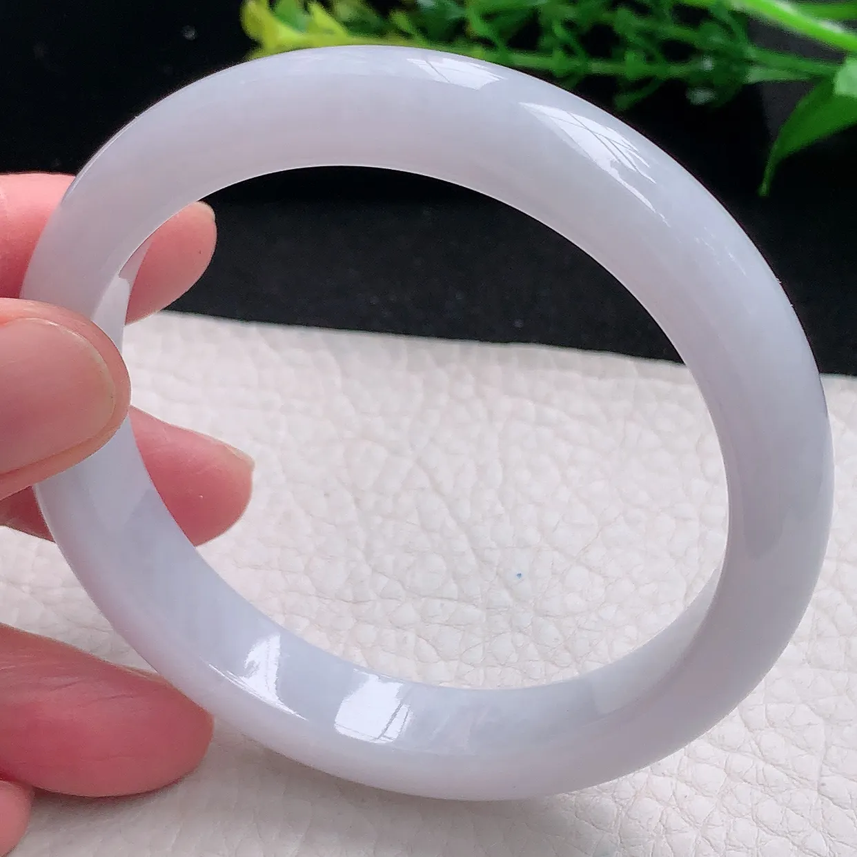 z大圈口60*11.8*8.2平安镯 天然缅甸翡翠a 货白月光宽边玉镯子 玉手环