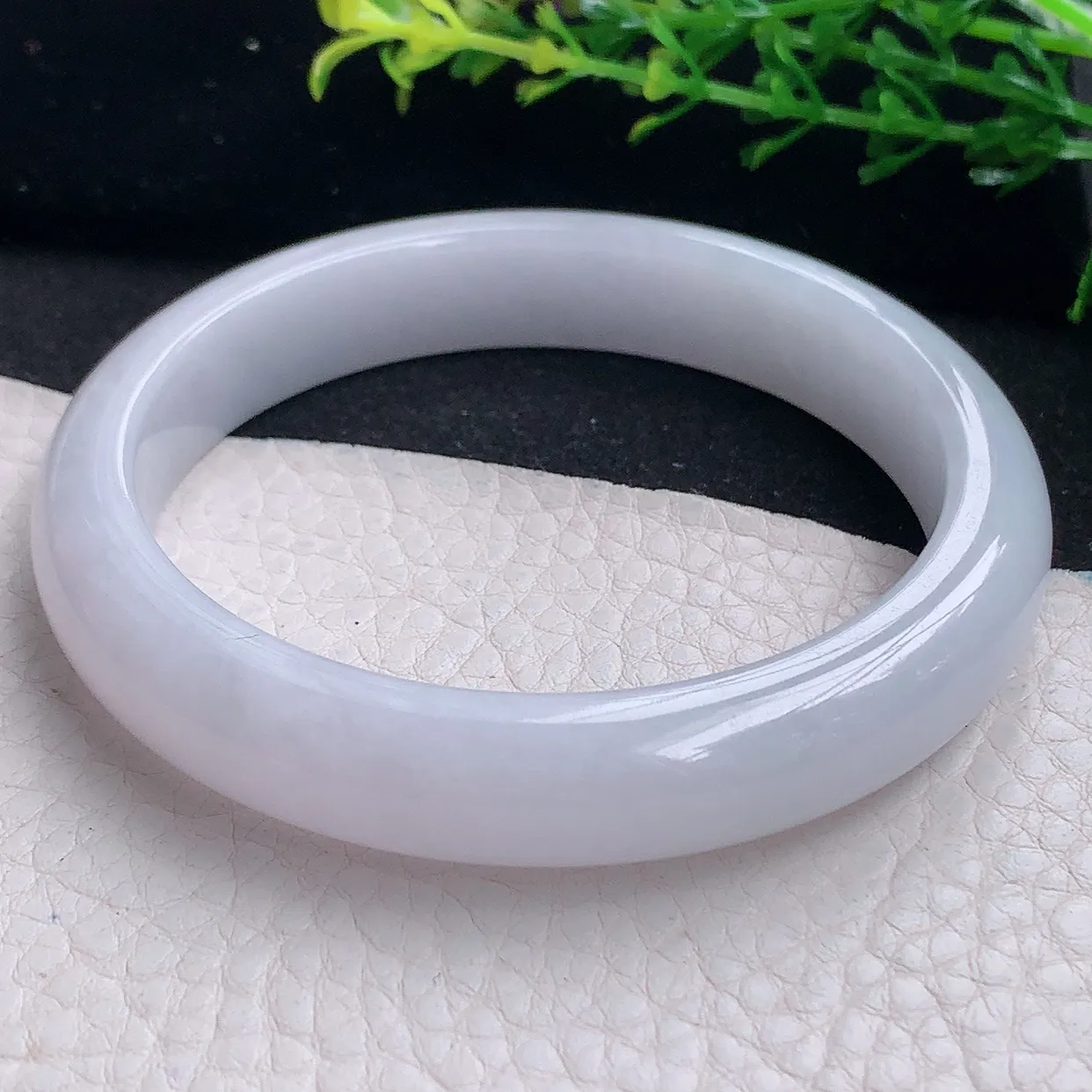 z大圈口60*11.8*8.2平安镯 天然缅甸翡翠a 货白月光宽边玉镯子 玉手环