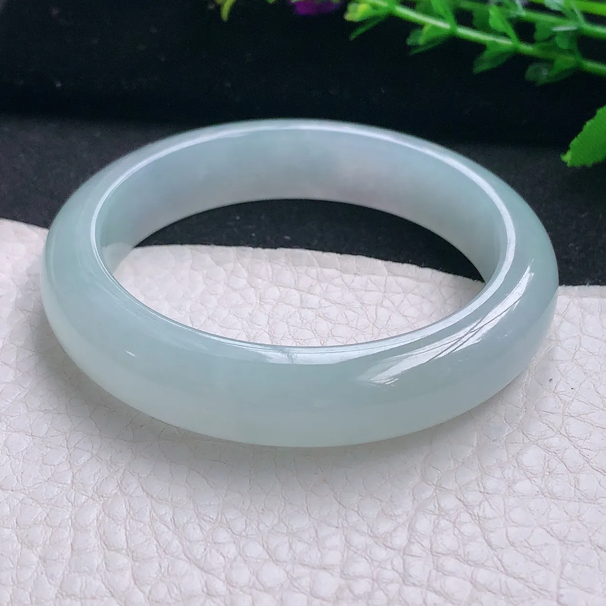 r自然光53.5*12.2*8.2平安镯 天然缅甸翡翠a 货冰荧纯美宽边玉镯子