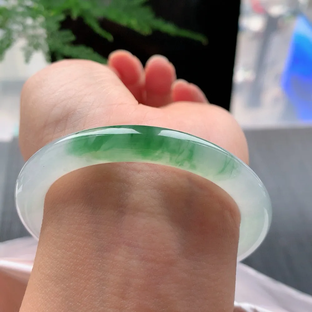 圆条高冰绿花 无瑕 尺寸:54.2/8.1/8.4 花美 种水好