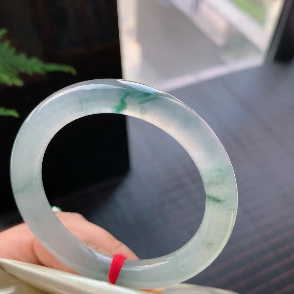 圆条冰玻飘花 无瑕 尺寸:52.6/9.3 花美 种水好️️