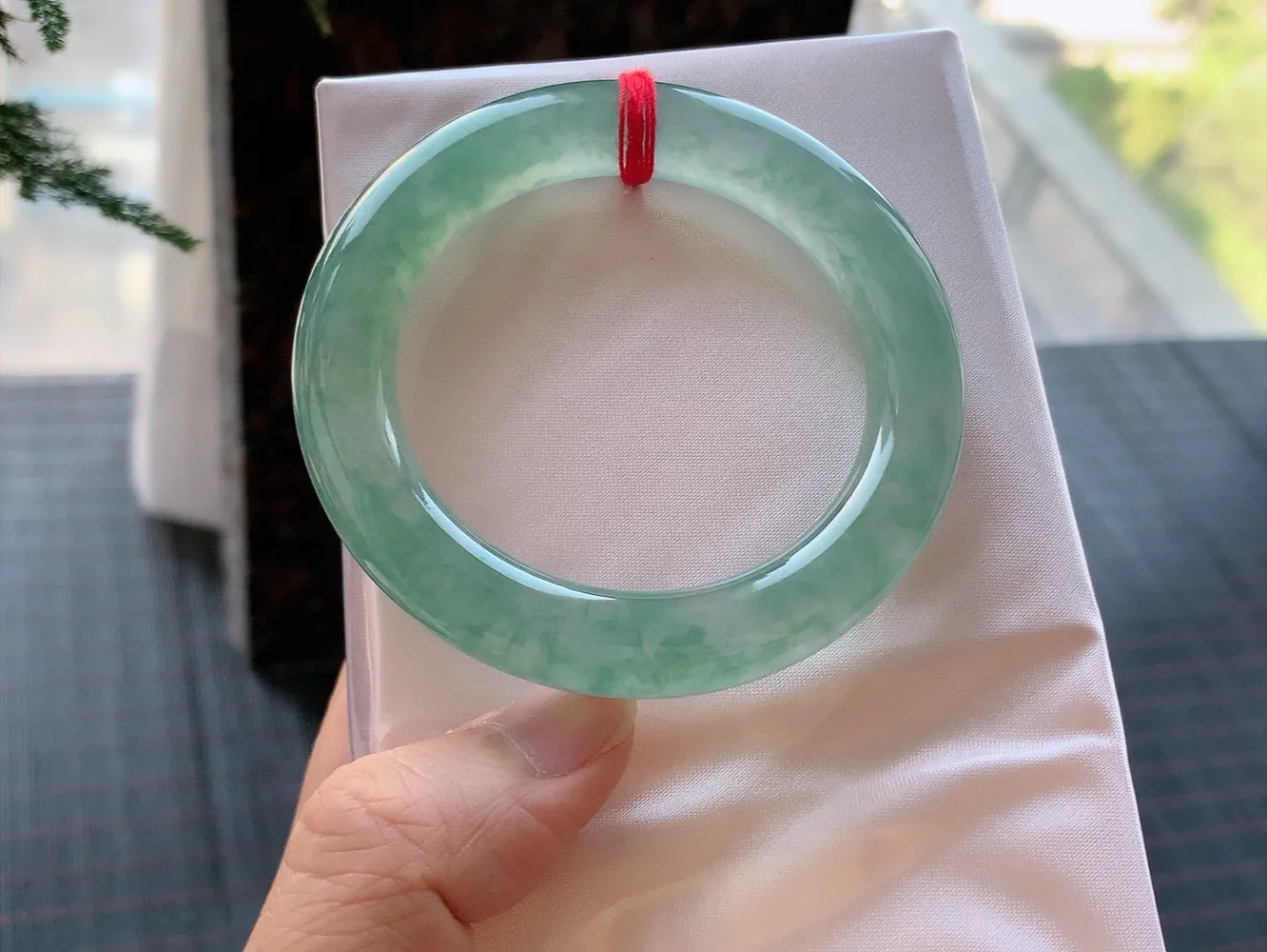 圆条高冰飘花 无瑕 尺寸:50.4/10.1 花美 种水好